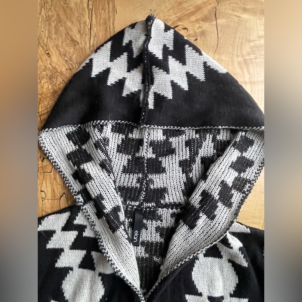 Aztec Style Reversible Sweater - Picture 2 of 5